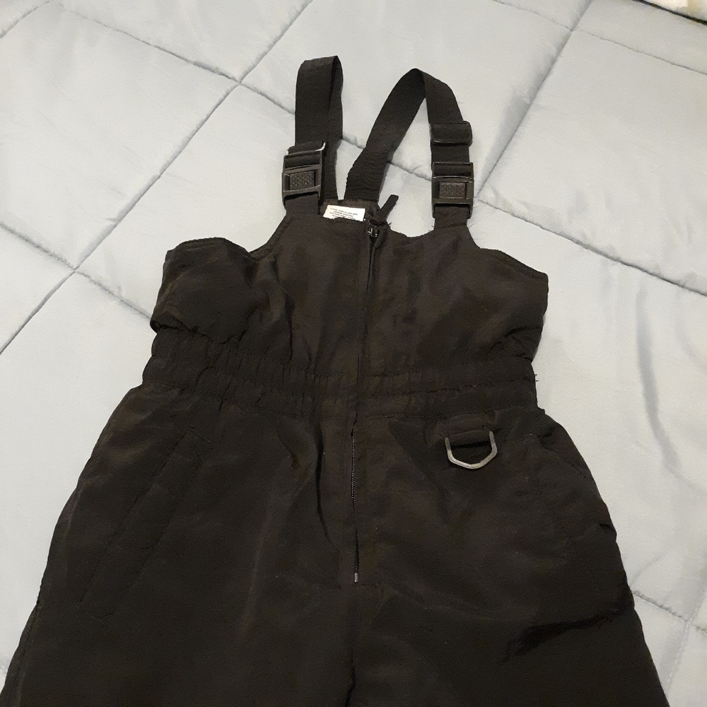 Snowbib size 4/5 youth